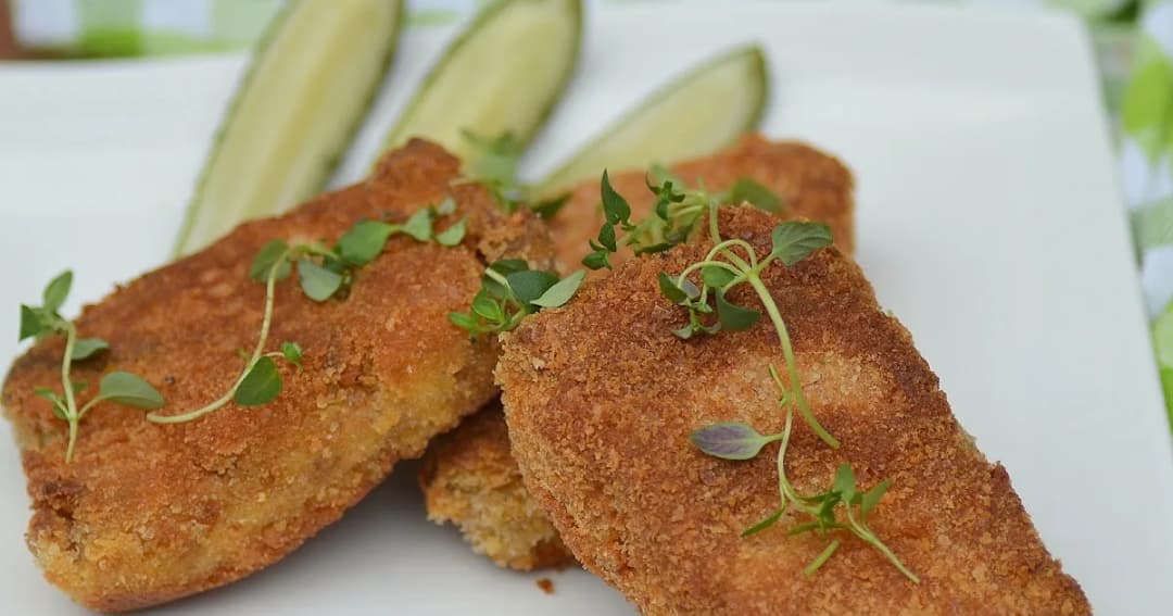 Co zrobić z żeberkami z zupy? Pyszne przepisy na wykorzystanie mięsa