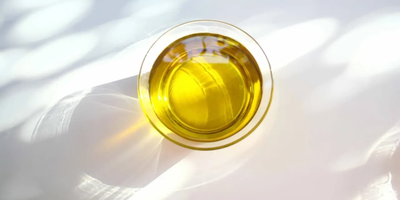 Czy oliwa się psuje? Oznaki zepsucia i jak temu zapobiec