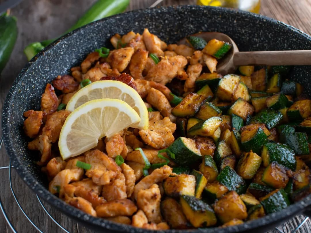 Szybkie i zdrowe pomysły na obiad z piersią z kurczaka