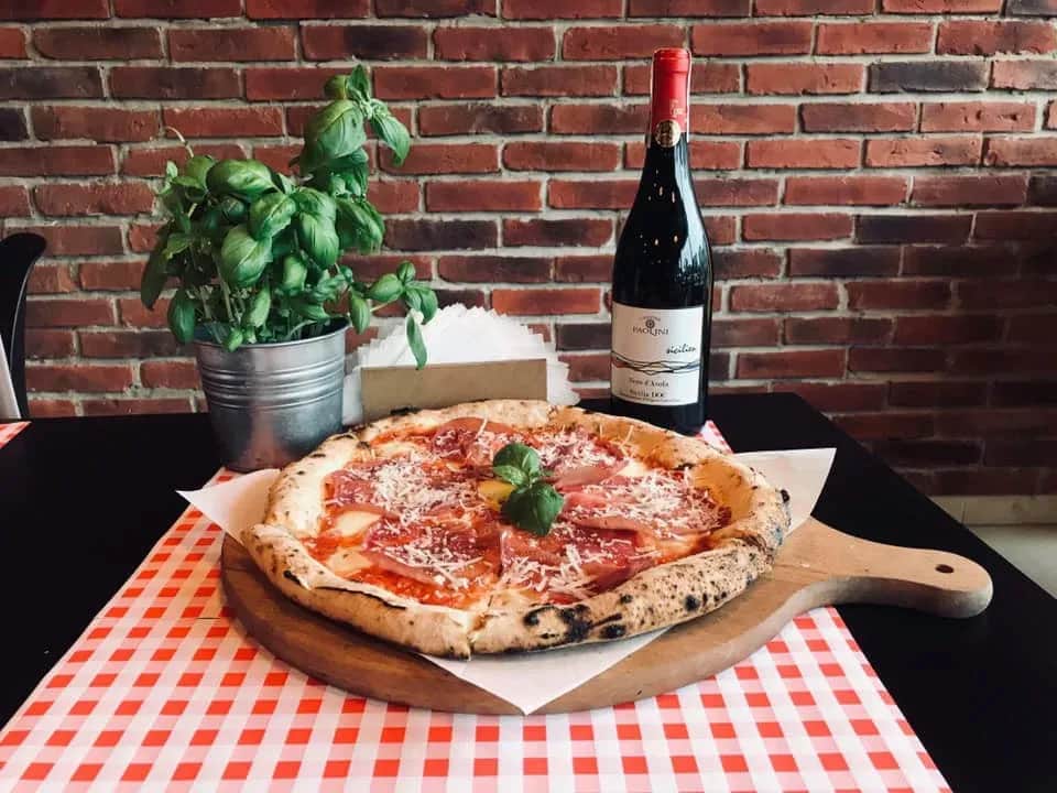 Jak jeść pizzę z oliwą: najlepsze sposoby i tradycje kulinarne