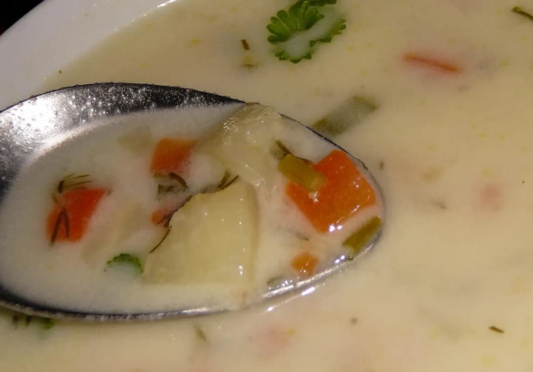 Jak długo zupa na śmietanie może stać w lodówce bezpiecznie?