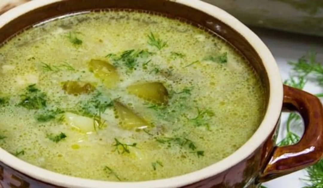 Jakie zioła do zupy ogórkowej? Odkryj najlepsze smaki i aromaty Jakie zioła do zupy ogórkowej? Odkryj najlepsze smaki i aromaty