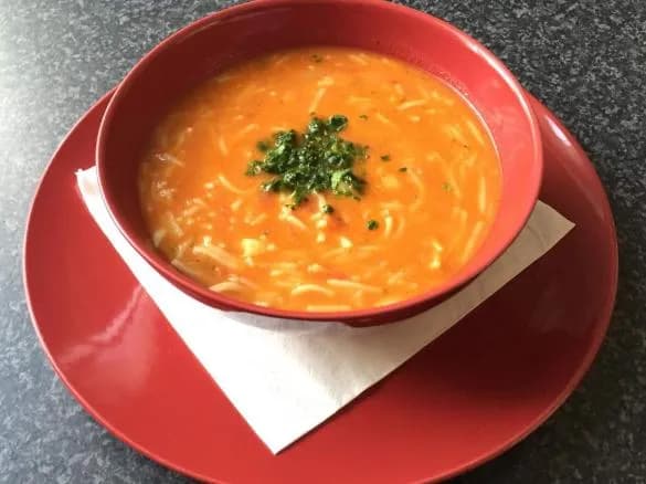 Zupa pomidorowa jak u mamy w Thermomix – smak dzieciństwa w 30 minut