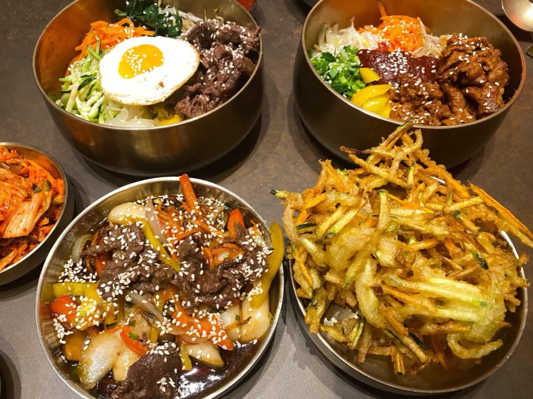 Co na obiad w Poznaniu? Odkryj najlepsze miejsca na smaczne dania