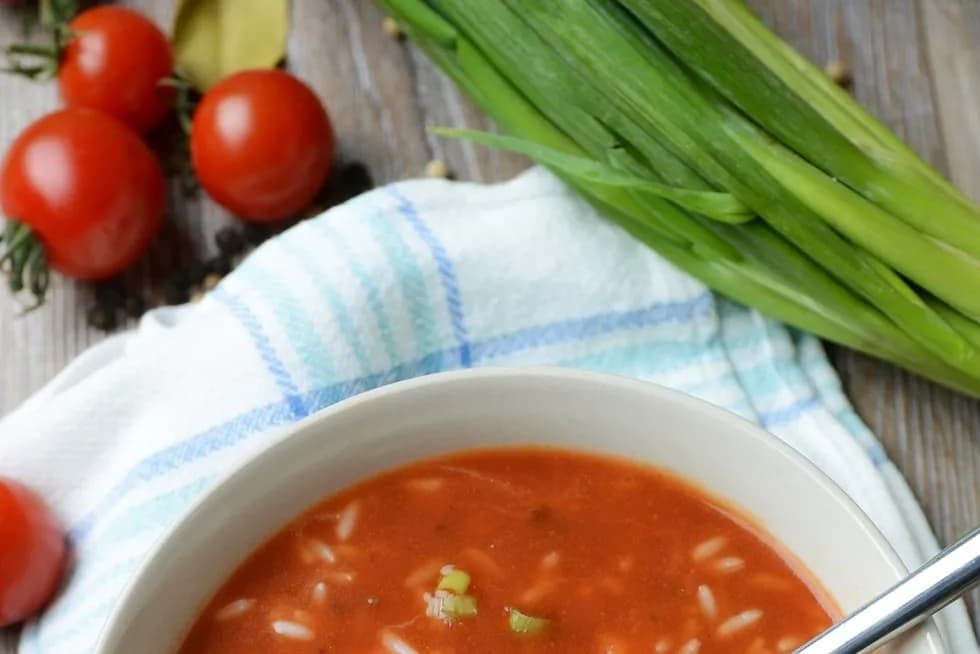 Zupa pomidorowa ile kalorii? Sprawdź, co wpływa na kaloryczność Zupa pomidorowa ile kalorii? Sprawdź, co wpływa na kaloryczność