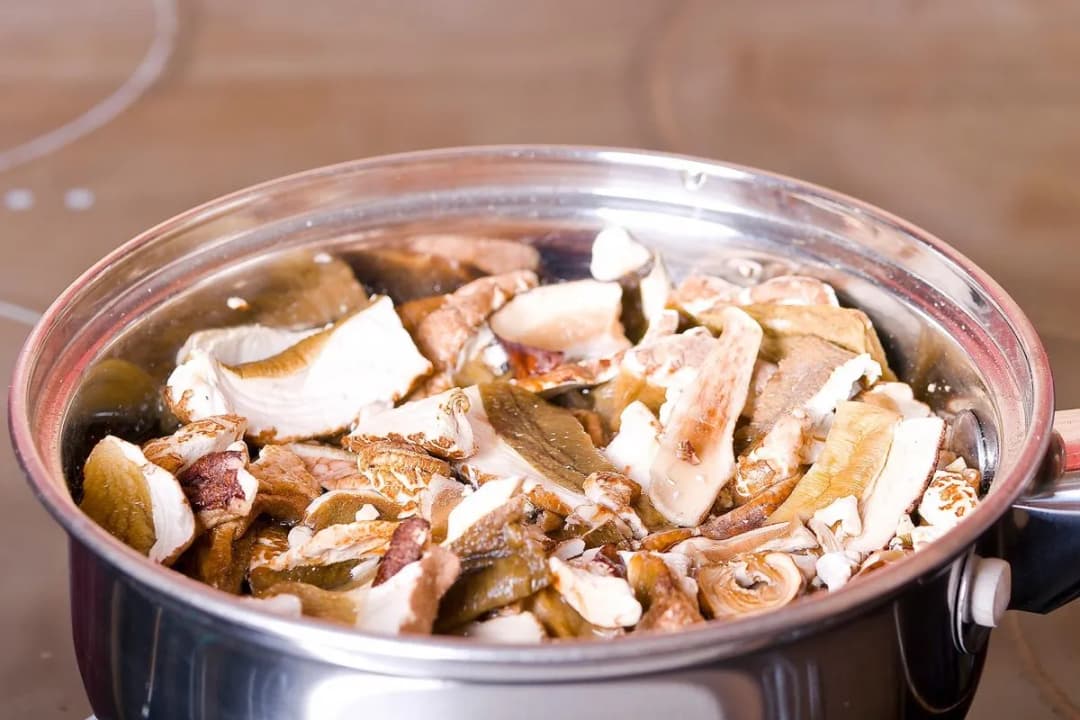 Dlaczego zupa grzybowa jest gorzka i jak temu zapobiec