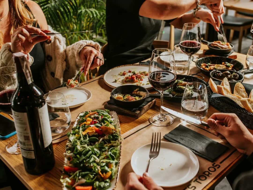 Z czego słynie Hiszpania? Odkryj jej niezwykłe atrakcje i tradycje