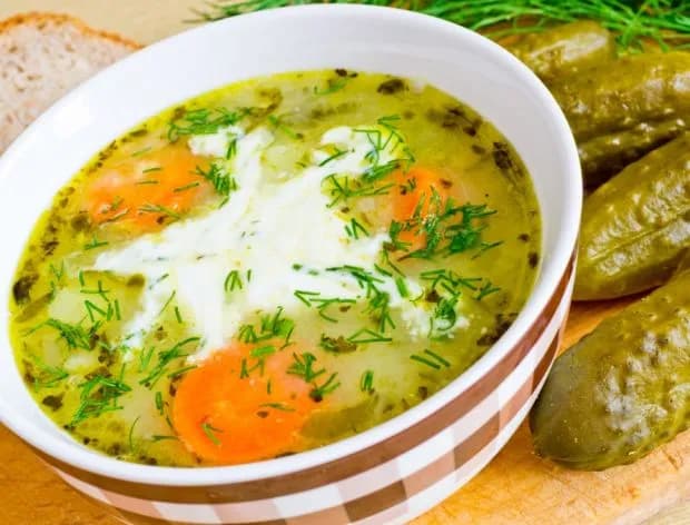Czy można zamrozić zupę ogórkową? Oto, co musisz wiedzieć, aby nie stracić jakości