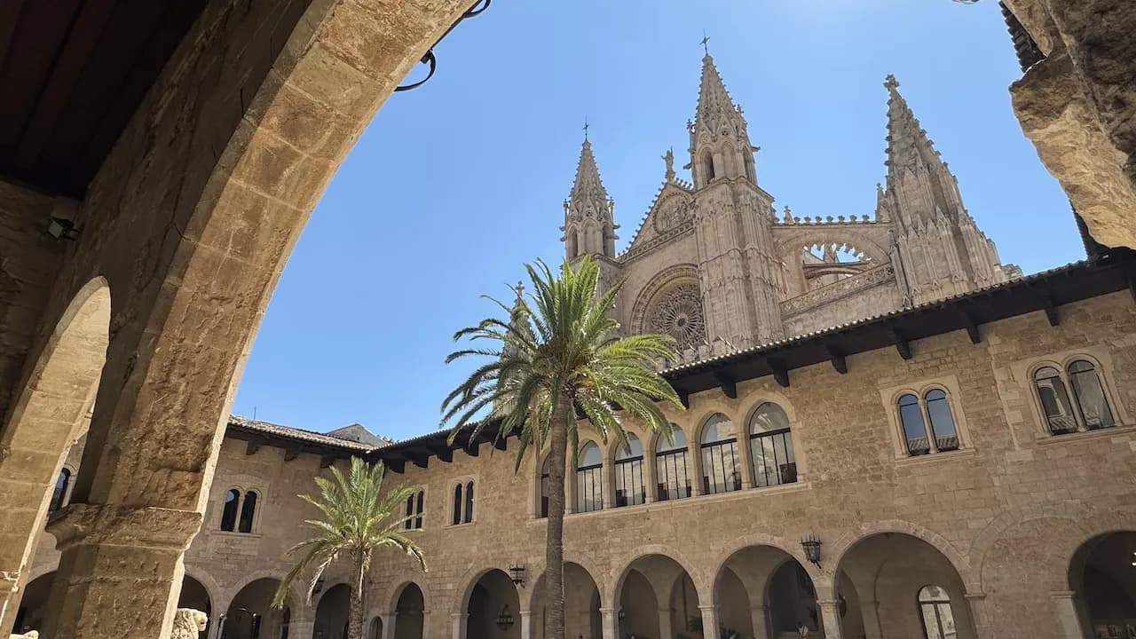 Czy Majorka jest w Hiszpanii? Odkryj jej fascynującą historię i kulturę