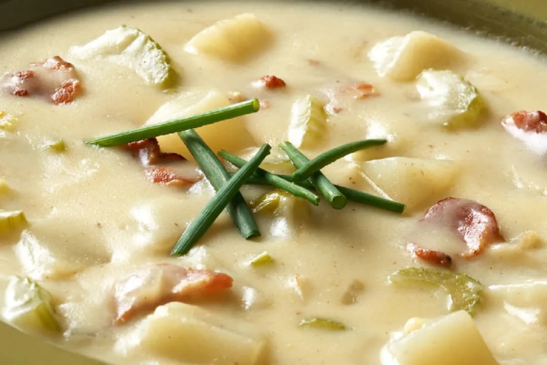 Najlepsze przepisy na zupy na wędzonce, które zachwycą każdego